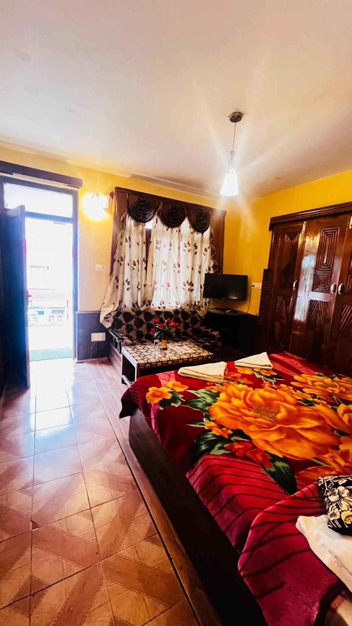 Hotel Chetna Manali  Bagian luar foto