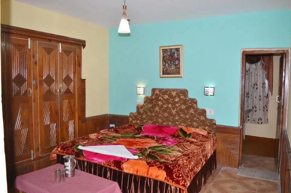 Hotel Chetna Manali  Bagian luar foto