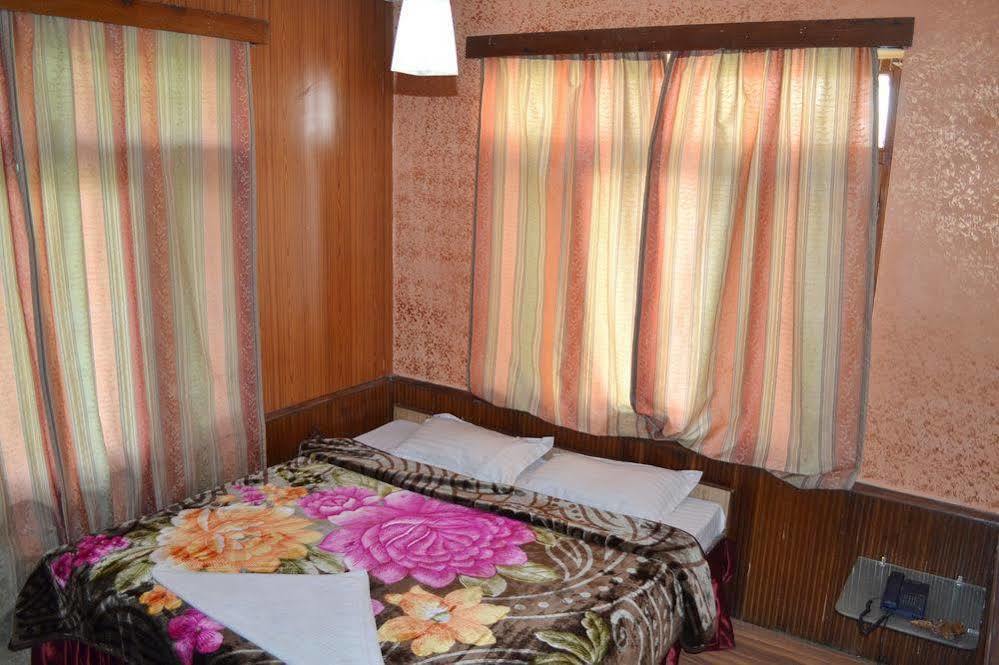 Hotel Chetna Manali  Bagian luar foto