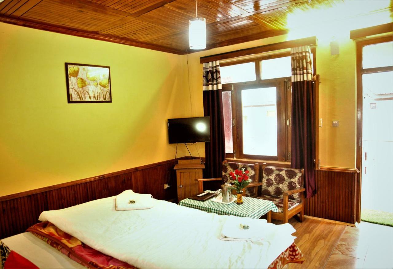 Hotel Chetna Manali  Bagian luar foto