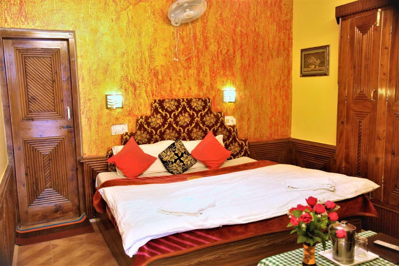 Hotel Chetna Manali  Bagian luar foto
